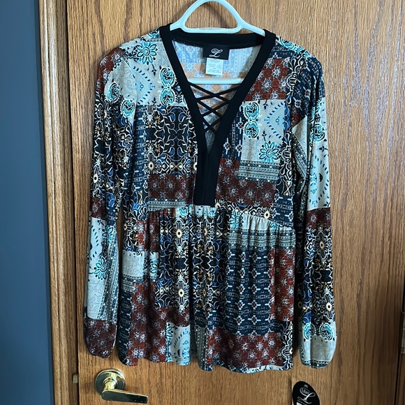 Ladies blouse by Libre! Size small, never worn! Pleated front waistline. - Picture 1 of 5